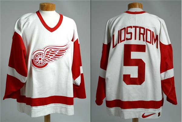 Hockey Sweaters - 1998-99 Nicklas Lidstrom Detroit Red Wings Game Worn Jersey