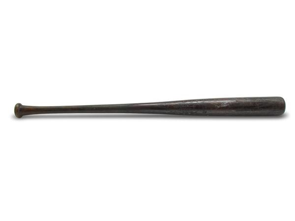 - Don Mattingly 1984/85 Game Used Autographed Bat
