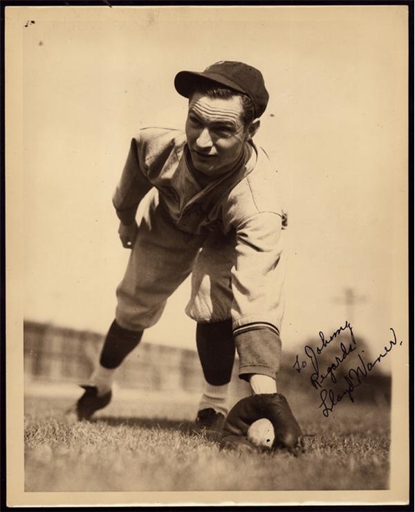 Baseball Autographs - Lloyd Waner Signed 8 X 10