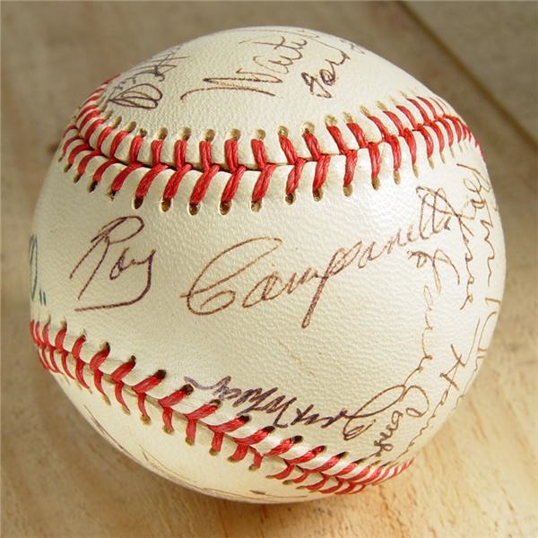 January 2005 Internet Auction - 1970's Hall of Fame Signed Baseball