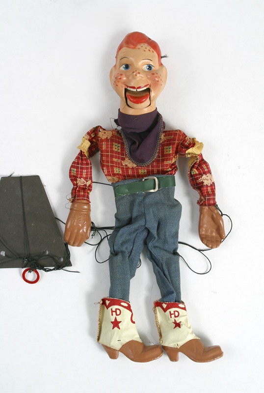 January 2005 Internet Auction - 1950's Howdy Doody Puppet & Autographed Buffalo Bob Smith/Howdy Doody Photo