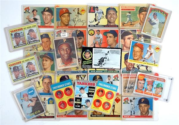 Boston Garden - Collection of (150+) 1950's/60's & 1970's Baseball Cards.