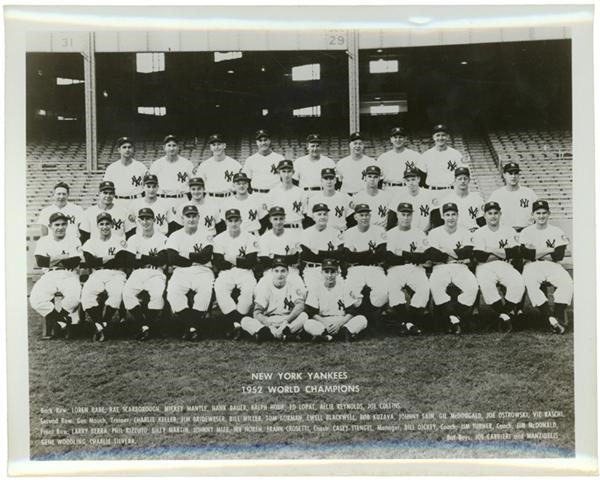 Boston Garden - 1952 NY Yankees Vintage Team Photo (8"x 10")