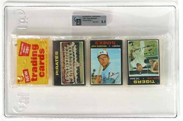 Unopened Cards - 1971 Topps Rack Pack with Ernie Banks on Bottom GAI 8.5