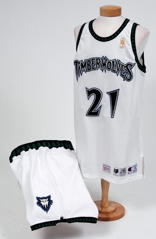 Basketball - 1996-97 Kevin Garnett Full Road Uniform