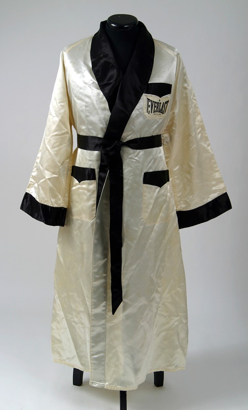 Muhammad Ali & Boxing - Marvin Hagler's Fight Worn Robe