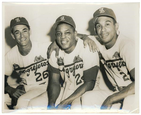 Willie Mays - Willie Mays & Teammates 1954-55 Santurce Photo