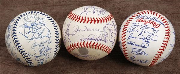 NY Yankees, Giants & Mets - 1998-99 New York Yankees Team Signed Baseballs (3)
