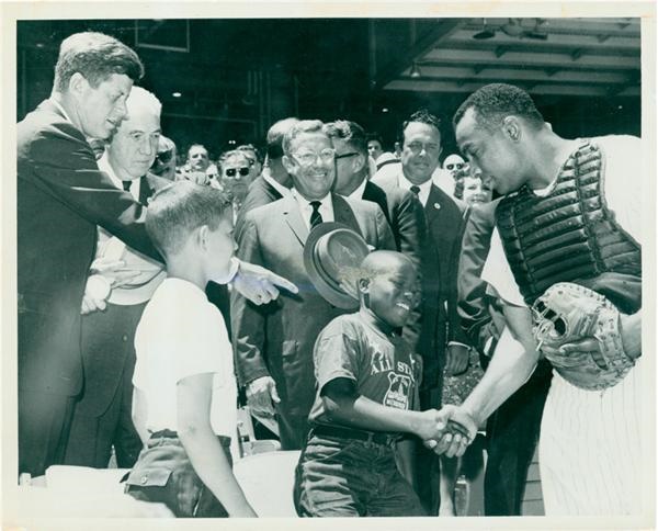 Photography - John F. Kennedy 1962 Wire Photo w/ Earl Battey