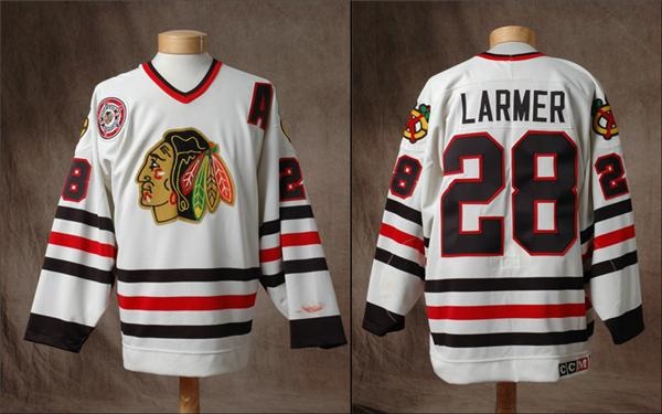 Hockey Sweaters - 1990-91 Steve Larmer Game Used Black Hawks Jersey