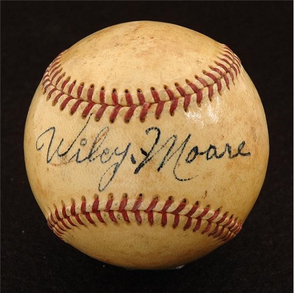 NY Yankees, Giants & Mets - 1927 Yankee Wilcy Moore Single Signed Baseball