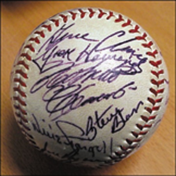 - 1971 Pittsburgh Pirates Team Signed Baseball