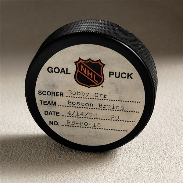 - Bobby Orr Boston Bruins NHL Goal Puck