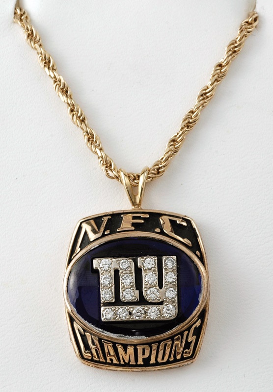 - 2000 New York Giants N.F.C. Champions Pendant and Chain