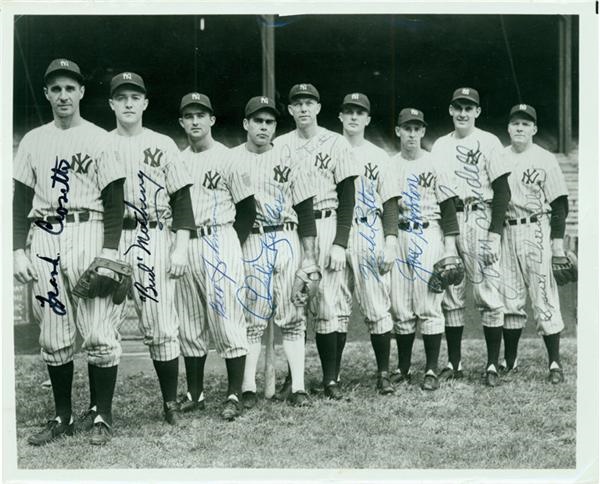 NY Yankees, Giants & Mets - 1943 New York Yankees Signed Photo