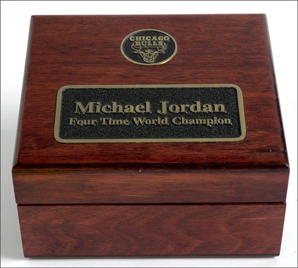 - 1995-96 Michael Jordan Chicago Bulls Championship Ring Box