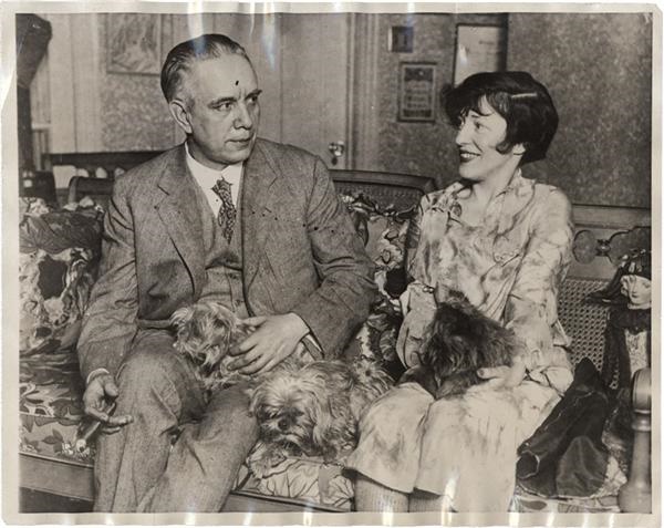 Crime - Evelyn Nesbit and Harry Thaw Reconcile (1926)