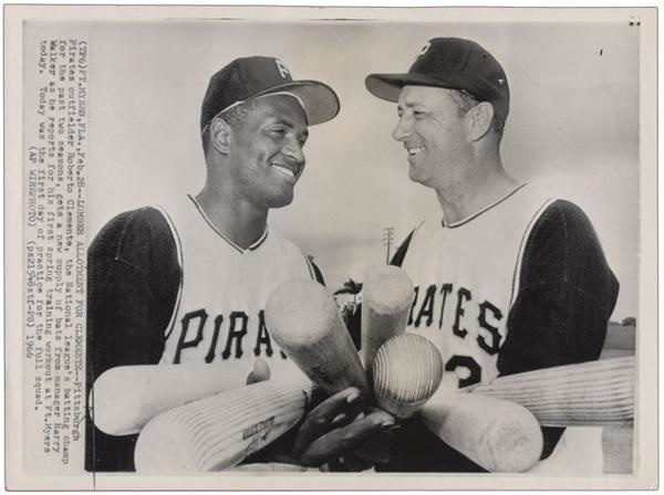 Lot Detail - Roberto Clemente Circa 1960 Pittburgh Pirates Game Worn  Baseball Cap - Great Wear, Faded 21 on the Inside (Lelands Provenance)