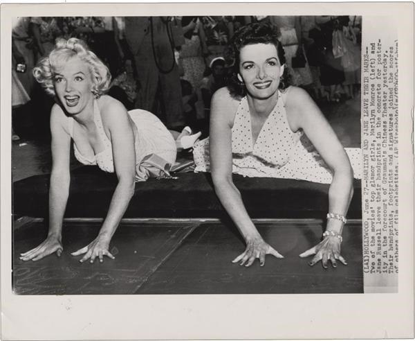 Marilyn Monroe and Jane Russell at Graumann’s (1953)