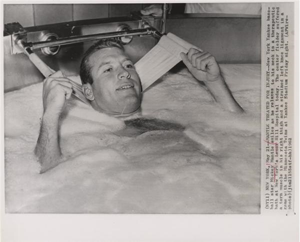 - Mickey Mantle Wire Photograph Collection (107)