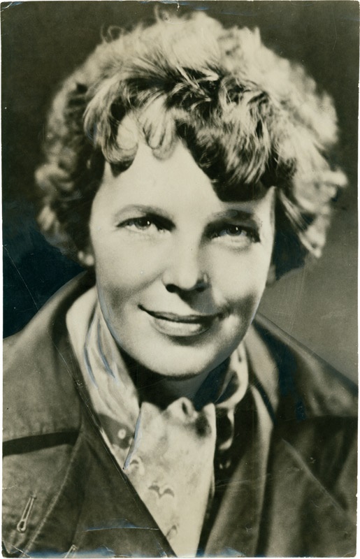 Women - Amelia Earhart Oversized Classic Image (1937)