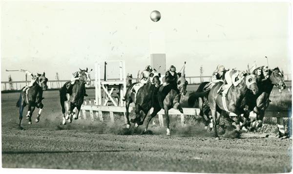 Horse Racing - Panorama of Seabiscuit Beating the Field (1938)