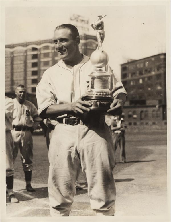 - Chuck Klein Presented 1932 MVP Award