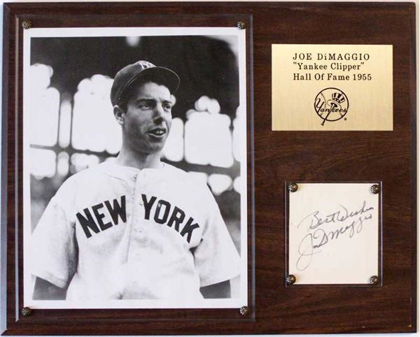 Autographs - Joe DiMaggio Yankees Signed Display