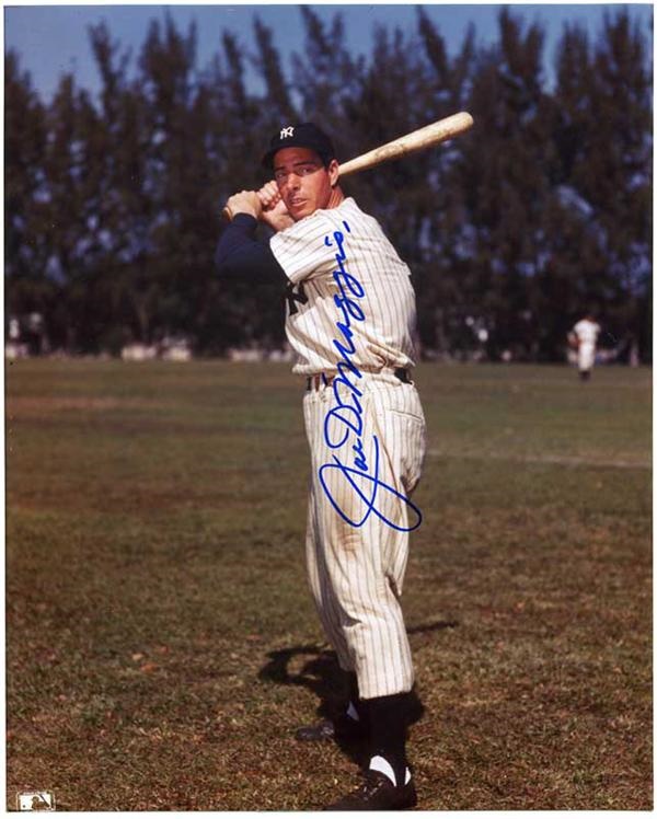 Autographs - Joe DiMaggio Signed 8 x 10'' Photograph