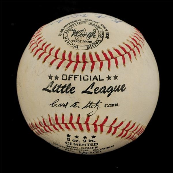 Baseball Autographs - Waite Hoyt Signed Baseball