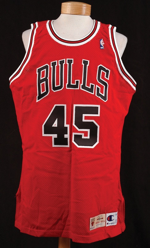 - Michael Jordan Upper Deck Signed #45 Jersey