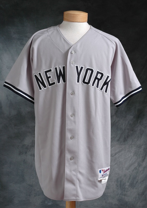 NY Yankees, Giants & Mets - 2004 Derek Jeter New York Yankee Road Jersey