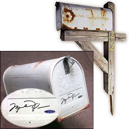 - Michael Jordan's Signed Mailbox