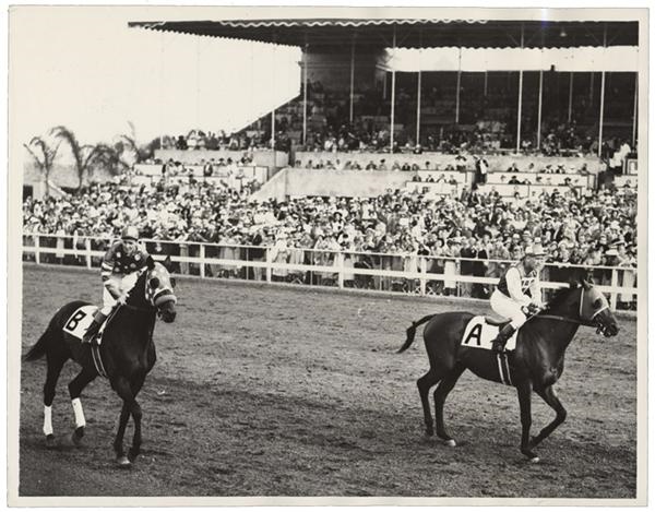 Horse Racing - Seabiscuit and Ligaroti before the $25,000 Handicap (1938)