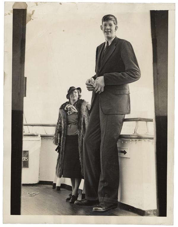 Rock And Pop Culture - Robert Wadlow, the Tallest Man Who Ever Lived, At Ringling Brothers (1937)
