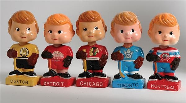 Hockey Memorabilia - 1960s Miniature Hockey Bobbin’ Head Dolls in the Boxes (5)