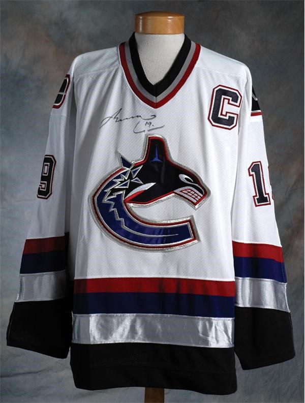 Hockey Equipment - 2005-2006 Markus Naslund Vancouver Canucks Game Worn  Jersey