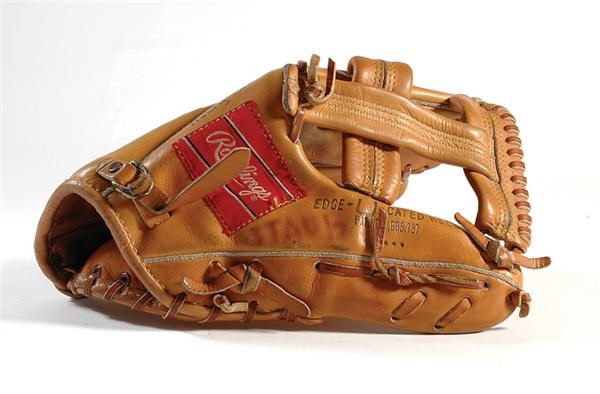 - 1969 Rusty Staub Game Used Fielders Glove