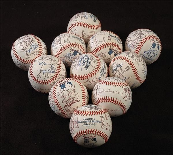 NY Yankees, Giants & Mets - Collection of 2001 New York Yankees Team Signed Baseballs (11)