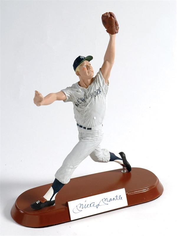 Baseball Autographs - Signed Salvino Mickey Manlte Figurine (Rare Fielding Pose)
