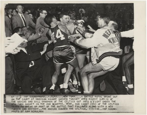 Basketball - 1950s-60s NBA Basketball Collection (66 photos)