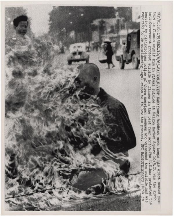 Burning Suicide of the Buddhist Monk in Protest of Vietnam War (23 photos)