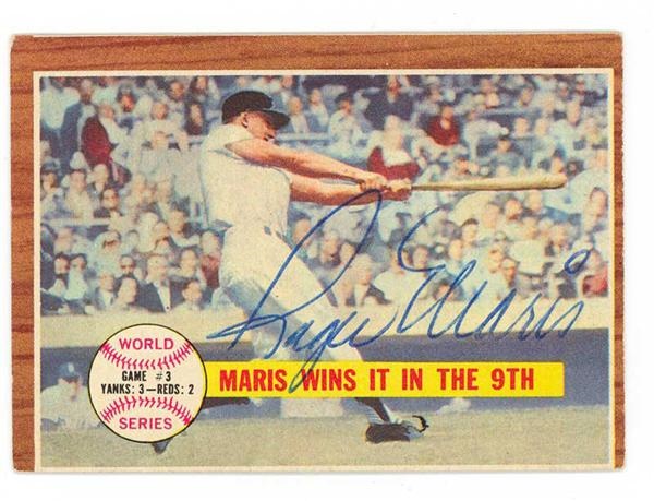 Autographs Baseball - 1962 Topps Roger Maris Signed Card