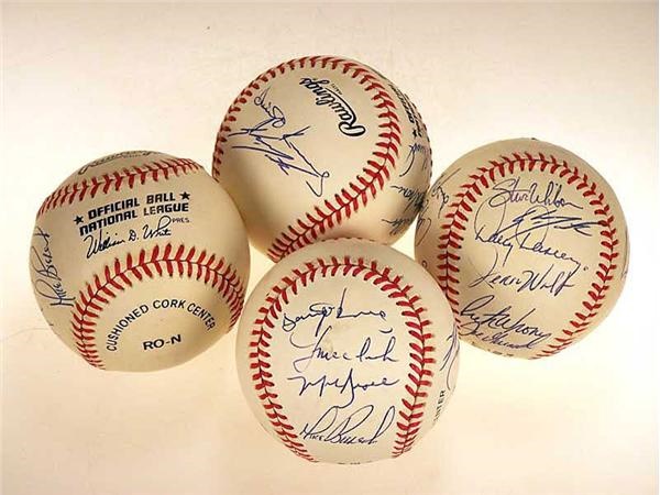 Autographs Baseball - 1989 Chicago Cubs Team Signed Baseball Lot (24)
