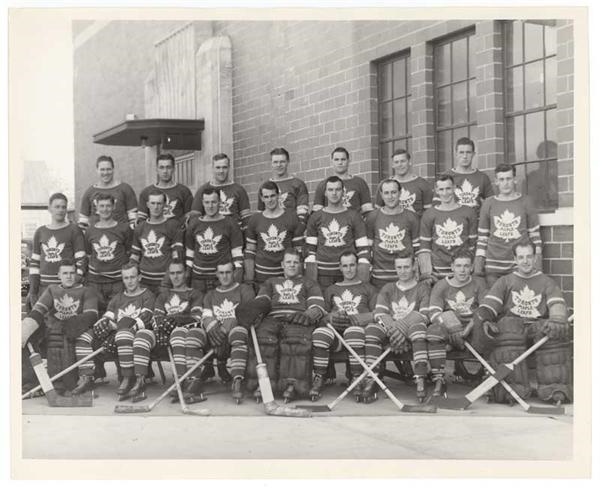 1939 - 40 Toronto Maple Leafs Team Photo by Turofsky