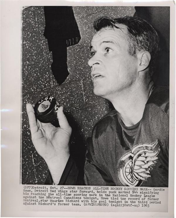 Gordie Howe Reaches All-Time Scoring Mark Hockey Wire Photo(1963)