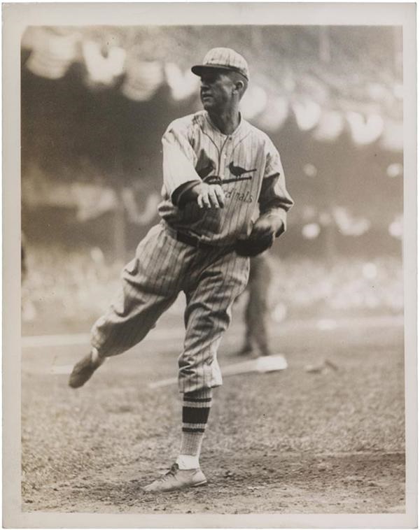 Baseball Memorabilia - 1928 Grover Alexander of the St Louis Cardinals