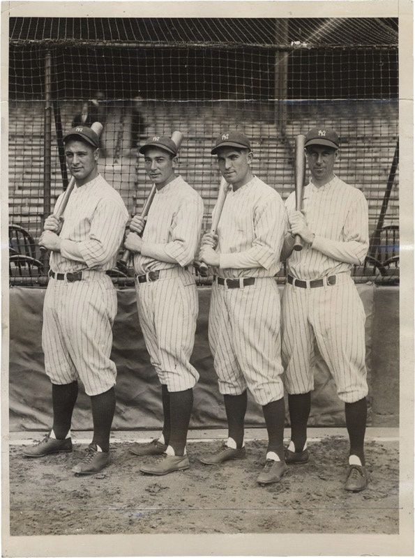 - Amazing 1927 Yankees Photo with Lou Gehrig
