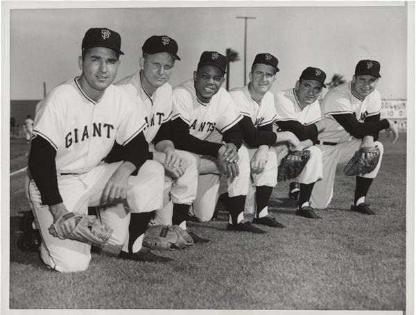 Baseball Memorabilia - 1958 Willie Mays Hall of Fame SF Giants Team Photo
