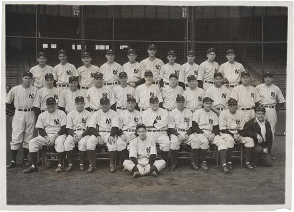 Baseball Memorabilia - 1937 New York Yankees Baseball Team Photo w/ Gehrig.